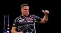 Der amtierende PDC-Weltmeister Gerwyn Price trifft im Halbfinale des Grand Slam of Darts auf James 
