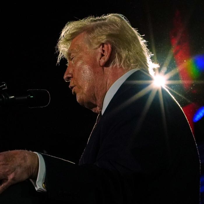 Schon wieder erfundener Preis für US-Präsident- TV-Moderatorin rechnet gnadenlos ab