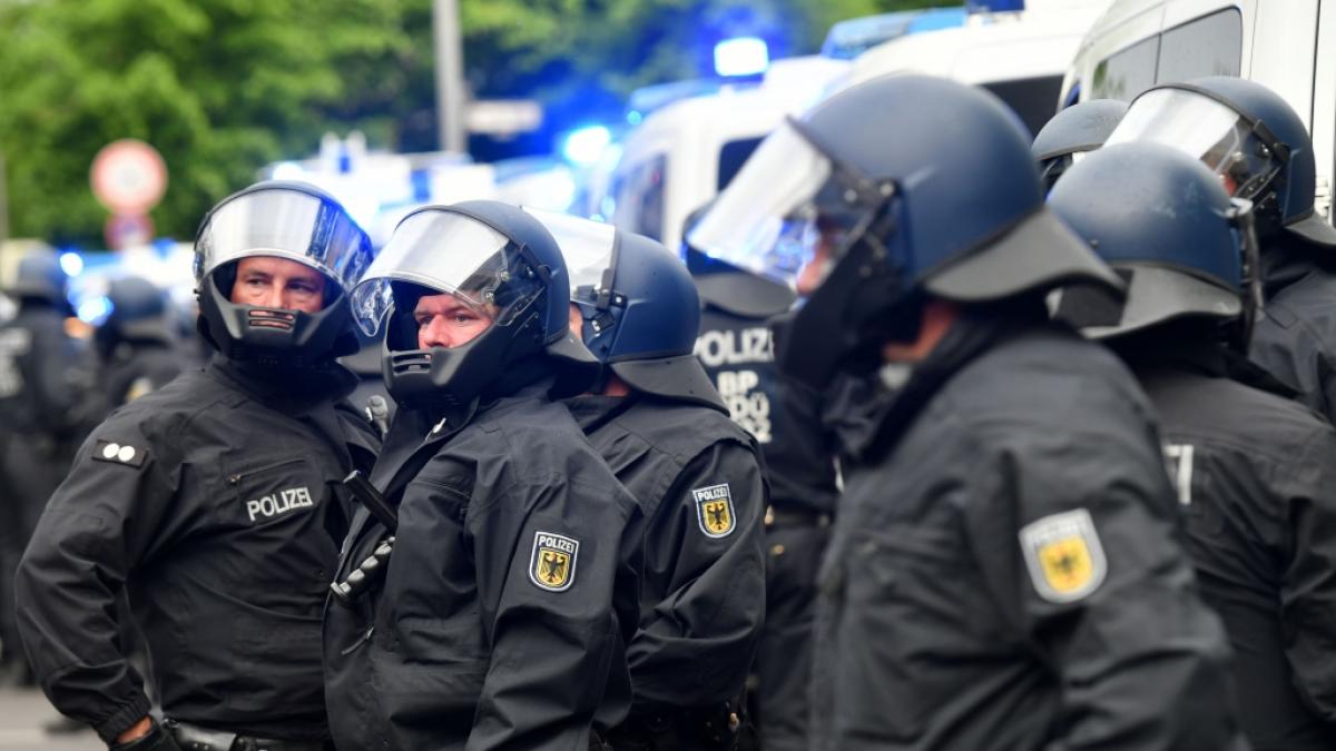 Die Polizei r&uuml;stet sich f&uuml;r Kundgebungen und Demonstrationen am 1. Mai 2021. (Foto)