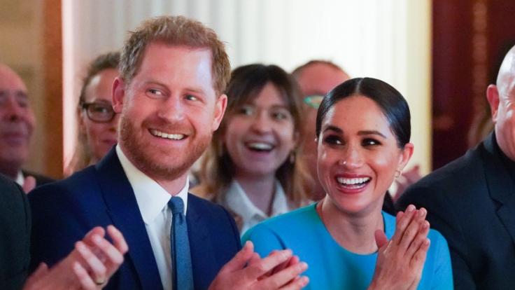 Prinz Harry und Meghan Markle haben ihren Hund Pula genannt. Eine romantische Anspielung an ihre Datingphase in Afrika.