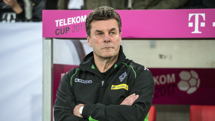 Gladbachs Trainer Dieter Hecking an der Seitenlinie beim Aufeinandertreffen der Borussia auf den FSV Mainz am 14. Januar in Düsseldorf.