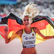 Konstanze Klosterhalfen jubelt bei der Leichtathletik-WM über Bronze