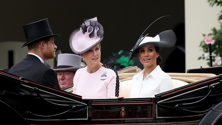 Wenn es nach Queen Elizabeth II. geht, könnten Gräfin Sophie von Wessex und Meghan Markle bald häufiger miteinander zu tun haben.