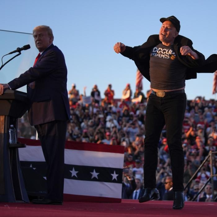 Ex-US-Präsident kehrt an Anschlagsort zurück - mit Elon Musk als Cheerleader