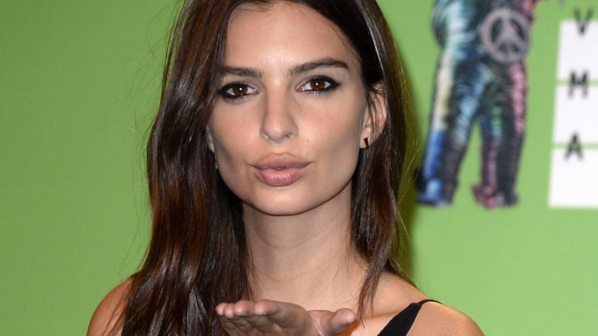 Emily Ratajkowski zeigte (unfreiwillig?) ihre Nippel. (Foto)