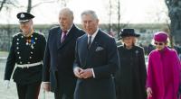 Die Sorge um König Harald V. wächst weiter: Der norwegische Monarch, hier mit seinem Gast König Charles III. in Oslo, ist mit einer Infektion ins Krankenhaus eingeliefert worden.