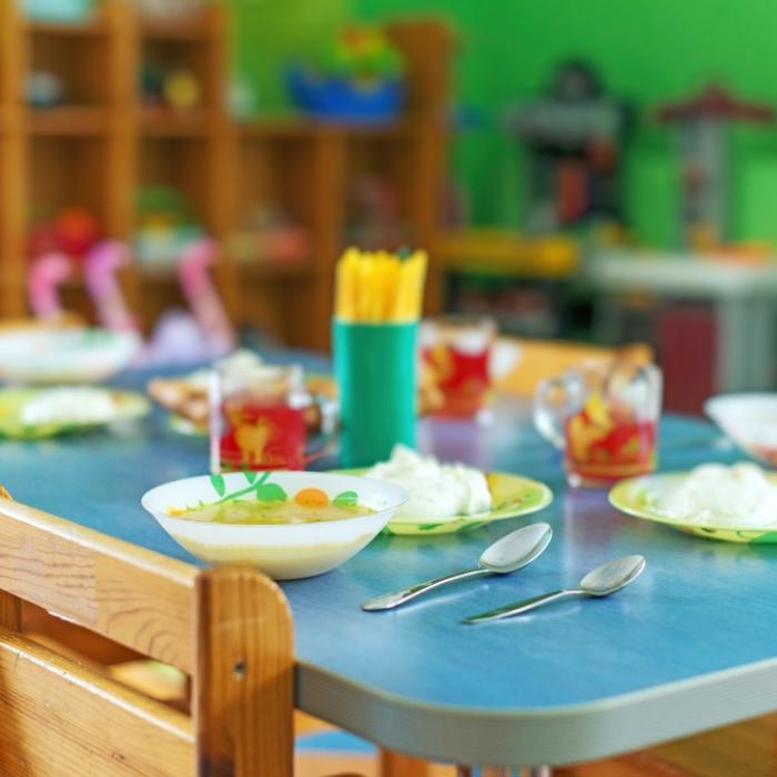 Mädchen (2) beim Kita-Mittagessen an Wurst erstickt