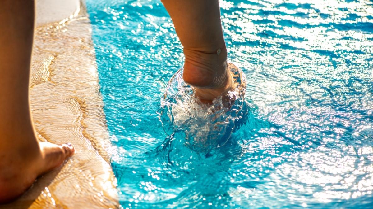 In einer hessischen Kleinstadt wurden in einem Freibad mehrere M&auml;dchen bel&auml;stigt (Symbolbild). (Foto)