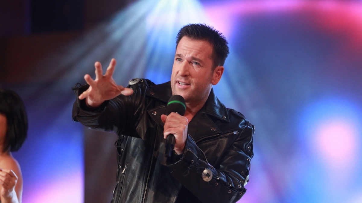 Michael Wendler "verzaubert" seine Fangemeinde nicht nur mit schmachtenden Blicken, sondern auch anziehenden Gesten. (Foto)