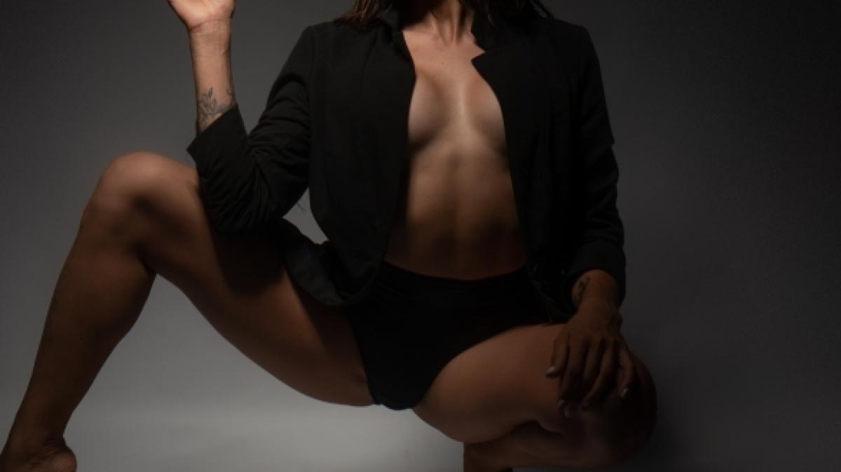 Nicole Poturalski zeigt sich reichlich freiz&uuml;gig im Netz. (Symbolbild) (Foto)