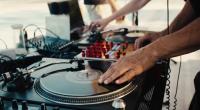 Als Techno-DJ wurde Tomcraft zum Superstar - nun ist der DJ und Produzent, der mit bürgerlichem Namen Thomas Brückner hieß, mit 49 Jahren gestorben (Symbolfoto).