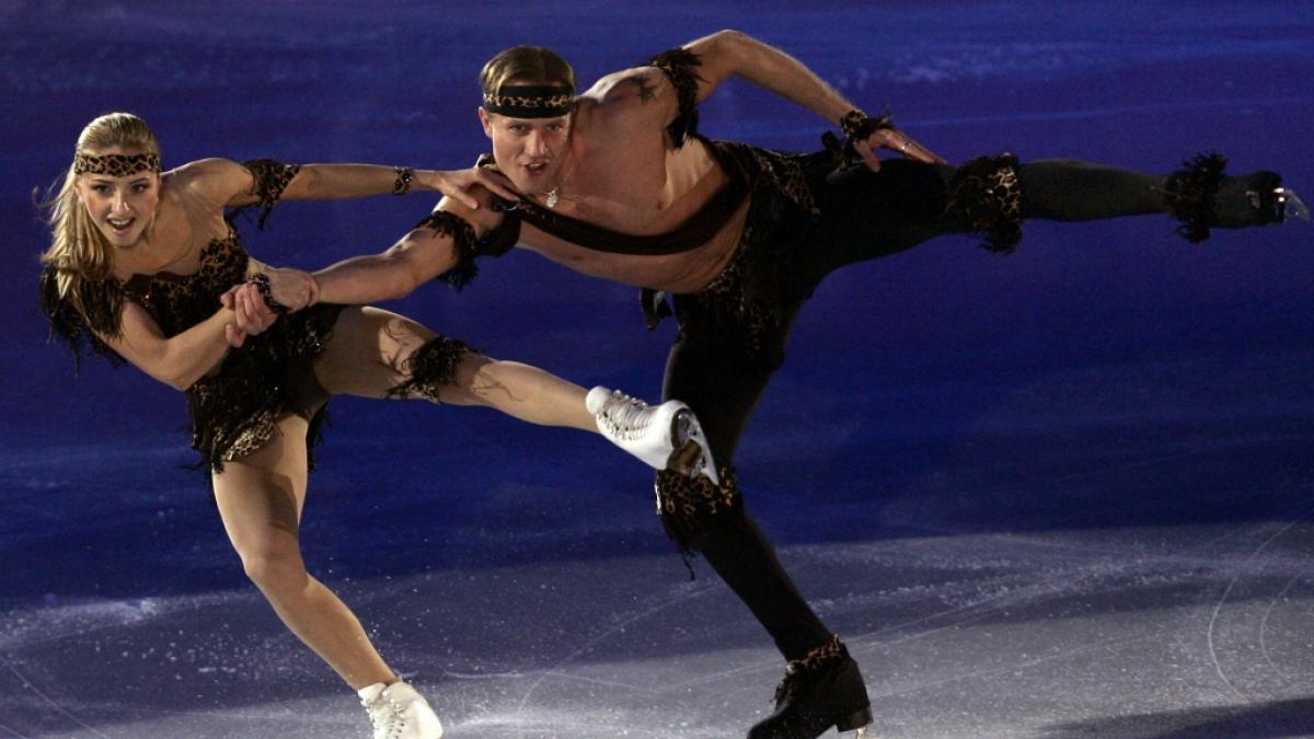 Die Sorgen um den russischen Eiskunstlauf-Star Roman Kostomarow (hier mit Ex-Tanzpartnerin Tatjana Nawka bei Olympia 2006) waren zuletzt gro&szlig;. (Foto)