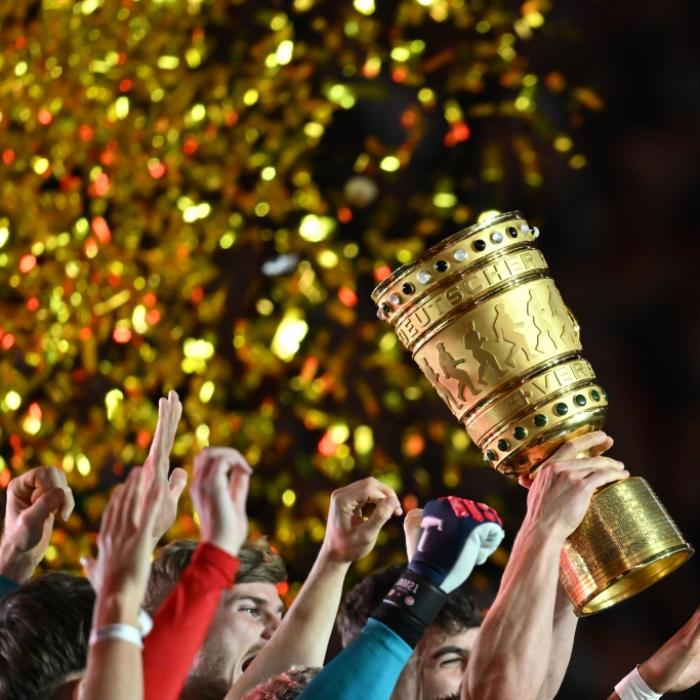 Hier sehen Sie das Endspiel zwischen Kaiserslautern und Leverkusen live