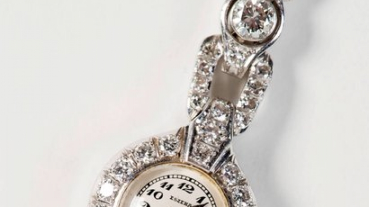 Adolf Hitler schenkte Eva Braun zum Geburtstag eine wertvolle Uhr mit Brillianten besetzt.