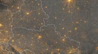 Die Nachtsatellitenansicht zeigt die Ukraine, das Schwarze Meer sowie die Grenzen.