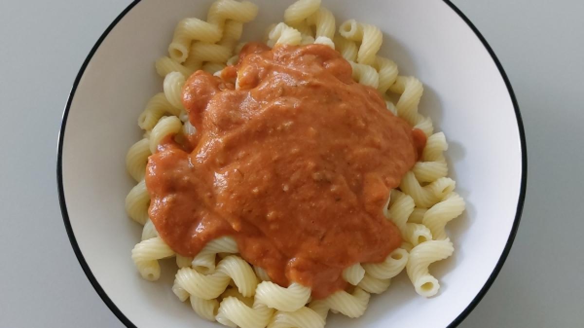 Die Tomatensauce von "veprosa" wurde zusammen mit Nudeln serviert. (Foto)