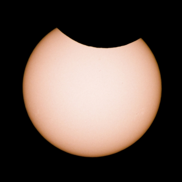 Seltener Black Moon schiebt sich vor die Sonne! So beobachten Sie das Spektakel