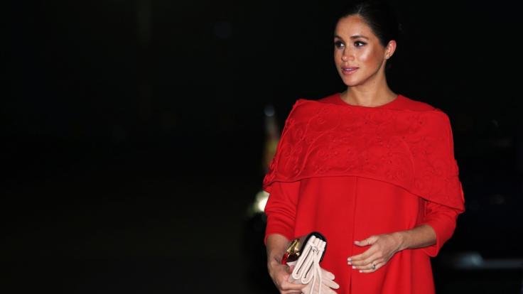 Meghan Markle sorgte in Marokko nicht nur mit ihrer feuerroten Valentino-Robe für Aufsehen.