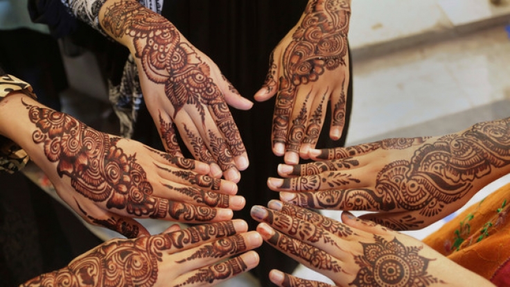 Henna-Tattos bei den Frauen sind beim Eid Mubarak-Fest Tradition.