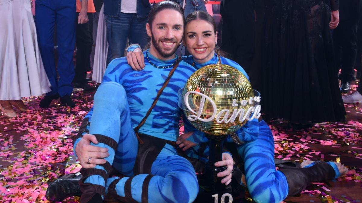 Musiker Gil Ofarim und Profit&auml;nzerin Ekaterina Leonova strahlten in der 10. Staffel von "Let's Dance" als &uuml;bergl&uuml;ckliche Sieger. (Foto)