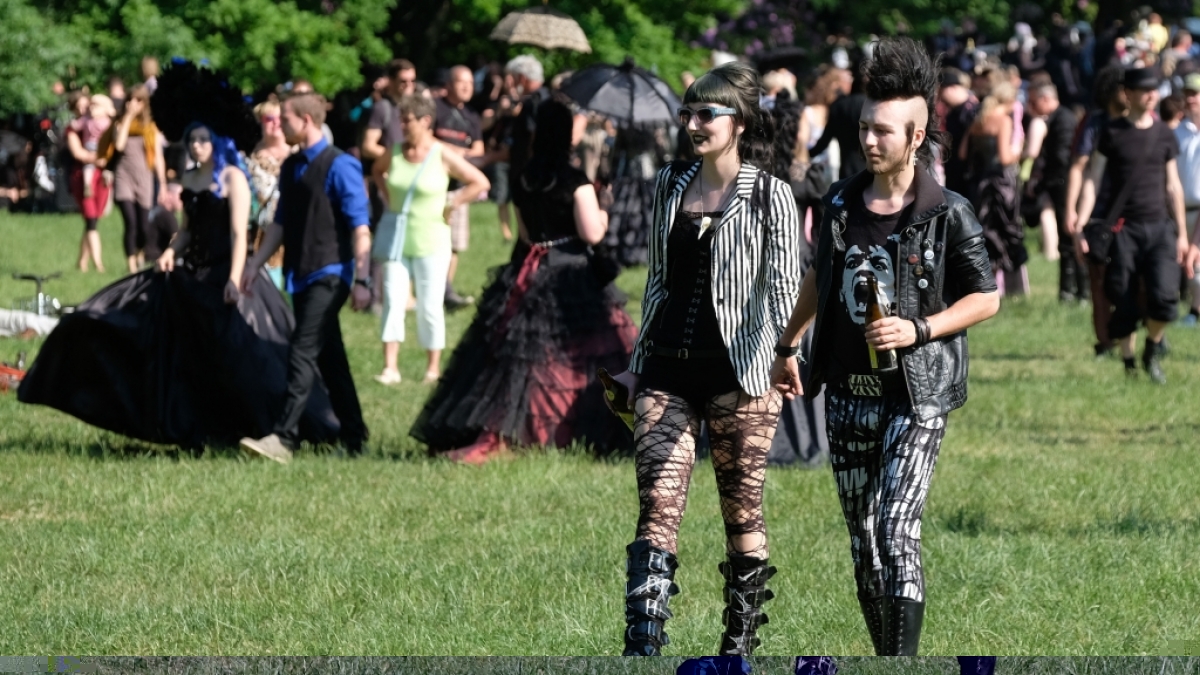 Das Wave-Gotik-Treffen lockt jedes Jahr Tausende von Besucher nach Leipzig. (Foto)