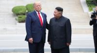 US-Präsident Donald Trump (l) und Nordkoreas Machthaber Kim Jong-Un bei einem Treffen 2019 an der innerkoreanischen Grenze im nördlichen Teil von Panmunjom.