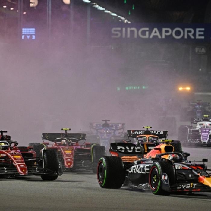 Norris siegt in Singapur vor Verstappen 