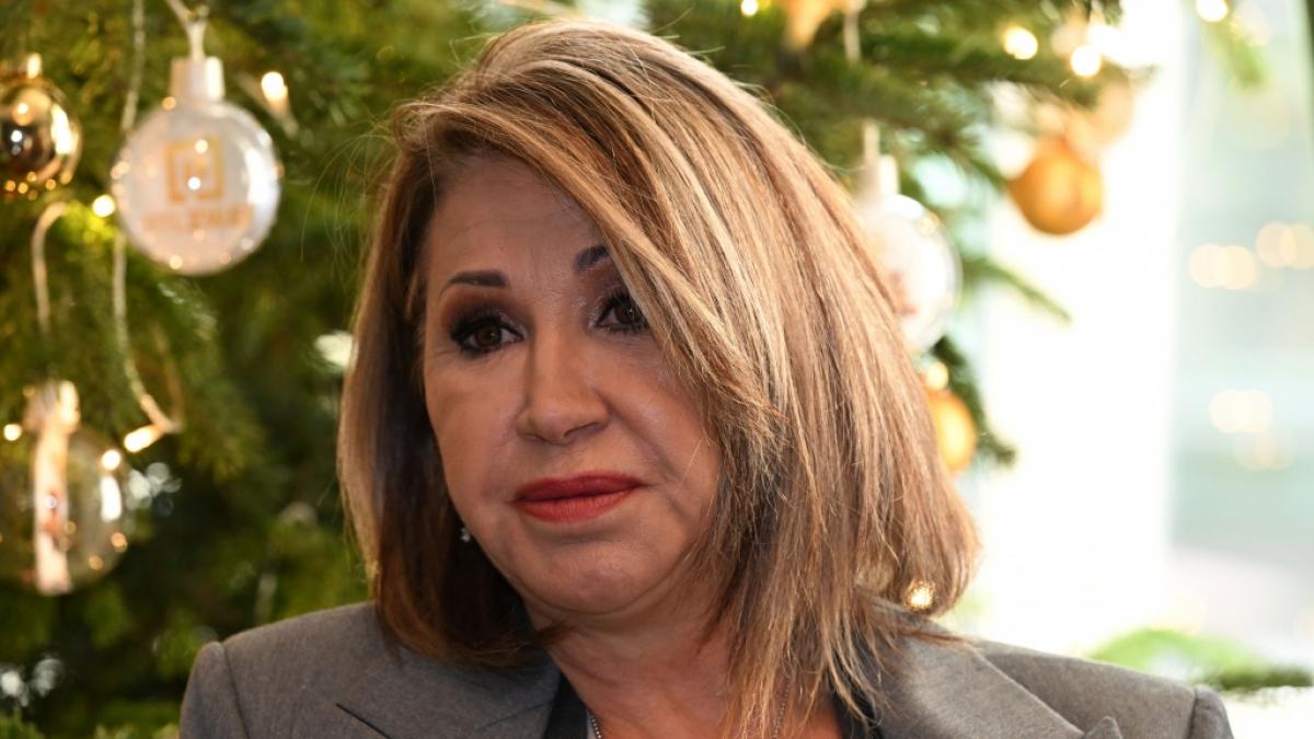 Carmen Geiss hatte bei ihrem Bali-Urlaub einen edlen Hosenanzug im Gep&auml;ck. (Foto)
