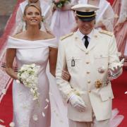 Charlene Wittstock und Fürst Albert nach der kirchlichen Trauung 2011.