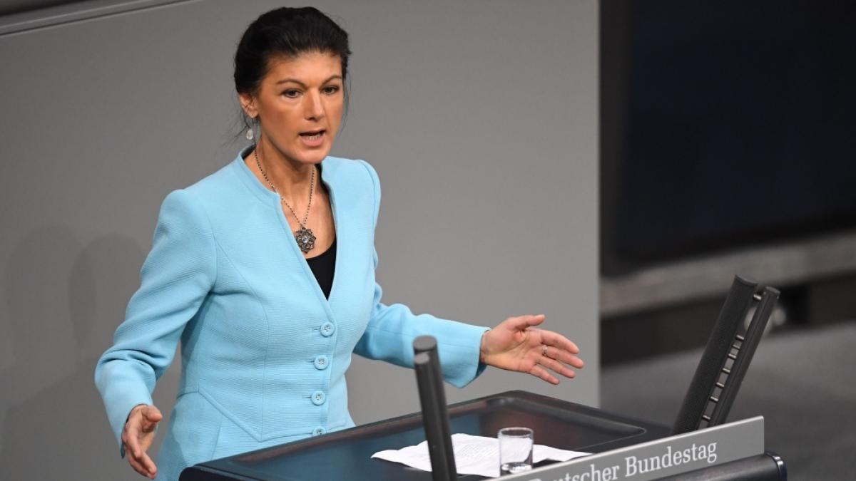 Sahra Wagenknecht (BSW) spricht bei einer Sitzung des Bundestags. (Foto)