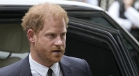 Prinz Harry wirkte beim Erscheinen vor dem High Court in London sichtlich mitgenommen.