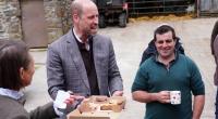 Auch wenn dieses Foto das Gegenteil vermuten lässt: Prinz William setzt zum Frühstück weniger auf kalorienreiche Torten, sondern auf Billig-Lebensmittel, die Ernährungsexperten begeistern.