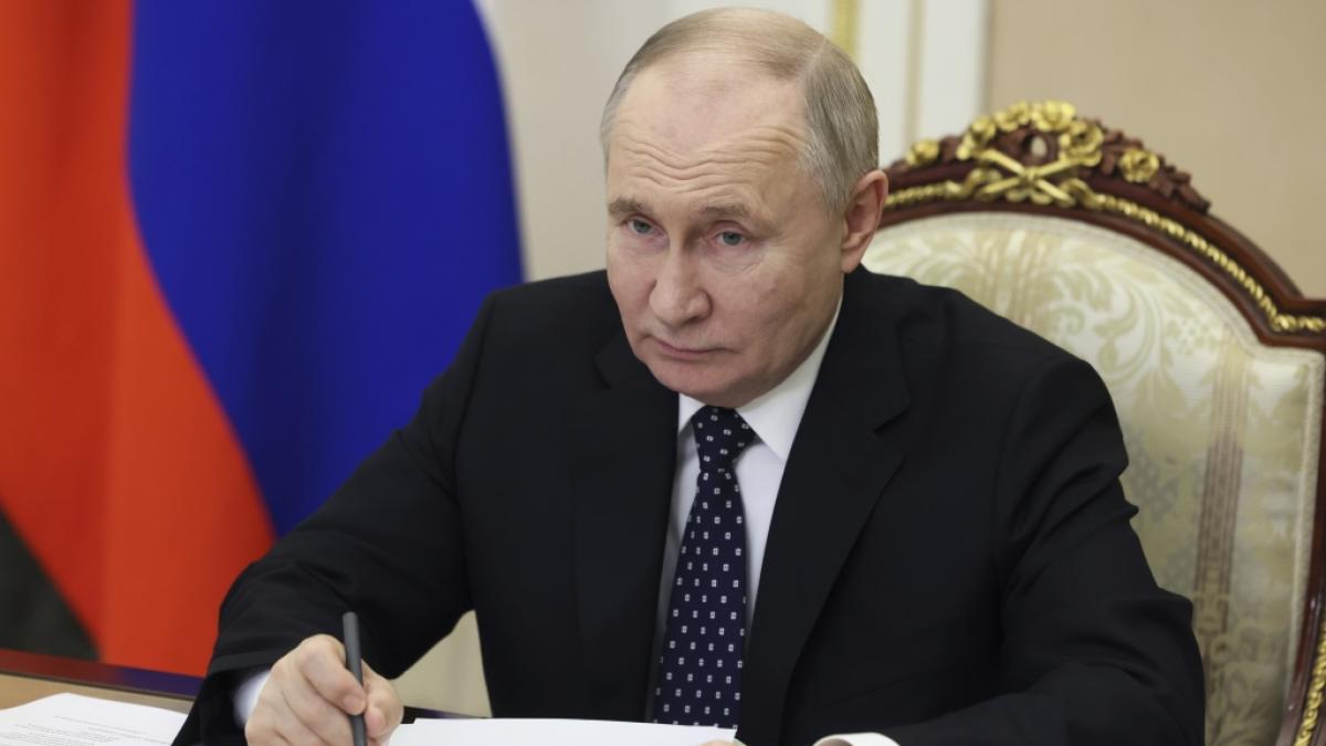 Wladimir Putin plant ein Atomkraftwerk auf dem Mond. Jetzt will er sich daf&uuml;r Mittel bereitstellen lassen. (Foto)