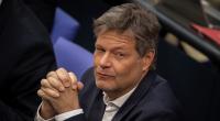 Robert Habeck lobt den deutschen Atomausstieg und Ökonomen kontern eiskalt.