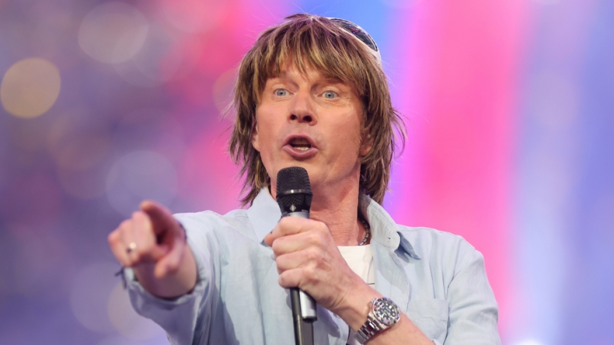 Mickie Krause&nbsp;verformt auf der B&uuml;hne. (Foto)