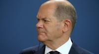 Bundeskanzler Olaf Scholz (SPD) verfolgt angespannt den Ausführungen des Präsidenten der Palästinensischen Autonomiebehörde, Mahmud Abbas.
