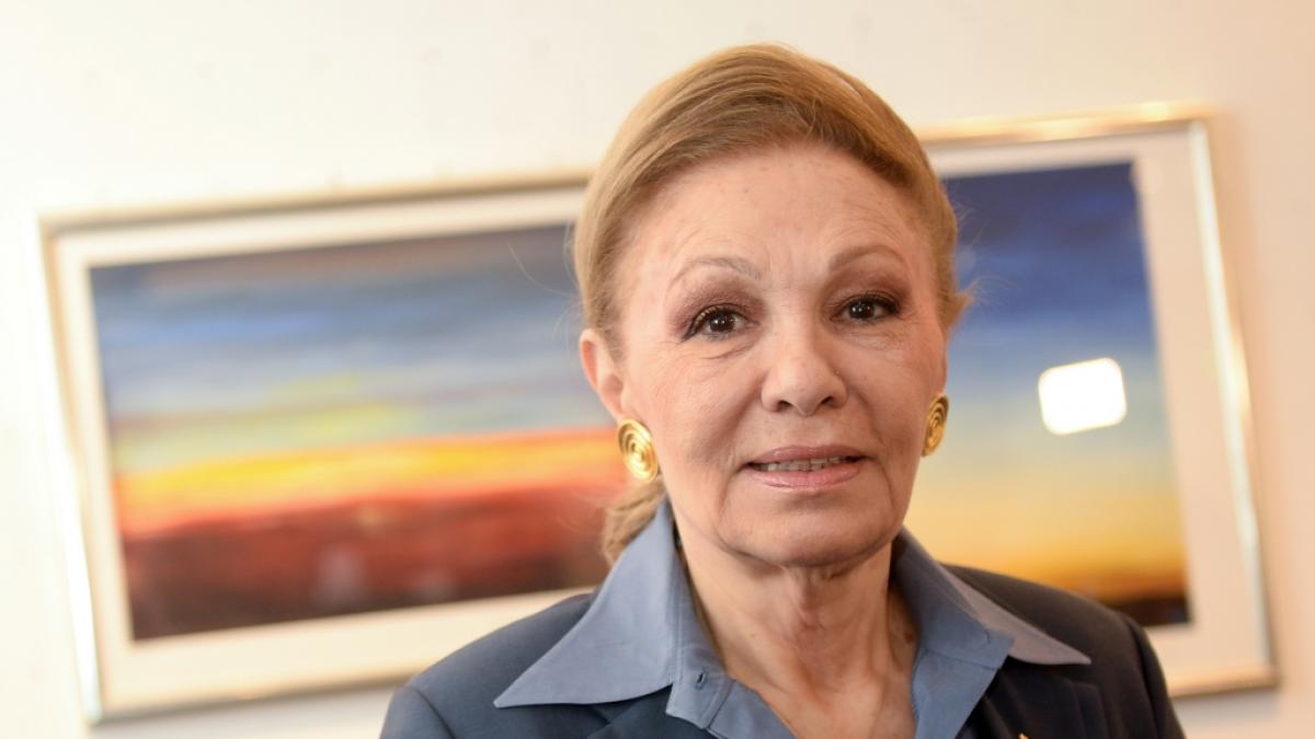 Die Schah-Witwe und ehemalige Kaiserin von Persien, Farah Diba Pahlavi (Foto)