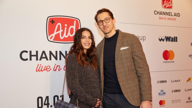 René Adler und seine Frau Lilli Hollunder besuchen 2020 das Benefiz-Konzert "Channel Aid" in der Hamburger Elbphilharmonie.