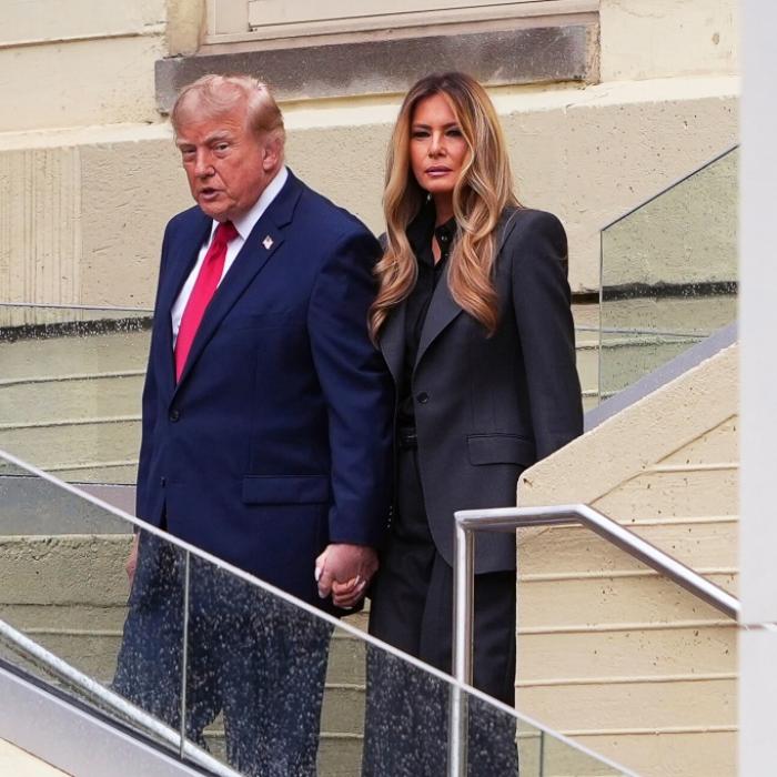 Trump von Journalistin verspottet – da muss selbst Melania schmunzeln