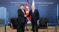 Seitens der USA besteht kein Zweifel daran, dass Nordkoreas Machthaber Kim Jong Un Wladimir Putin im Ukraine-Krieg mit Waffenlieferungen unter die Arme gegriffen habe.