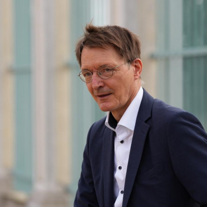 Abgestürzt! Gesundheitsminister wegen Corona-Panikmache immer unbeliebter