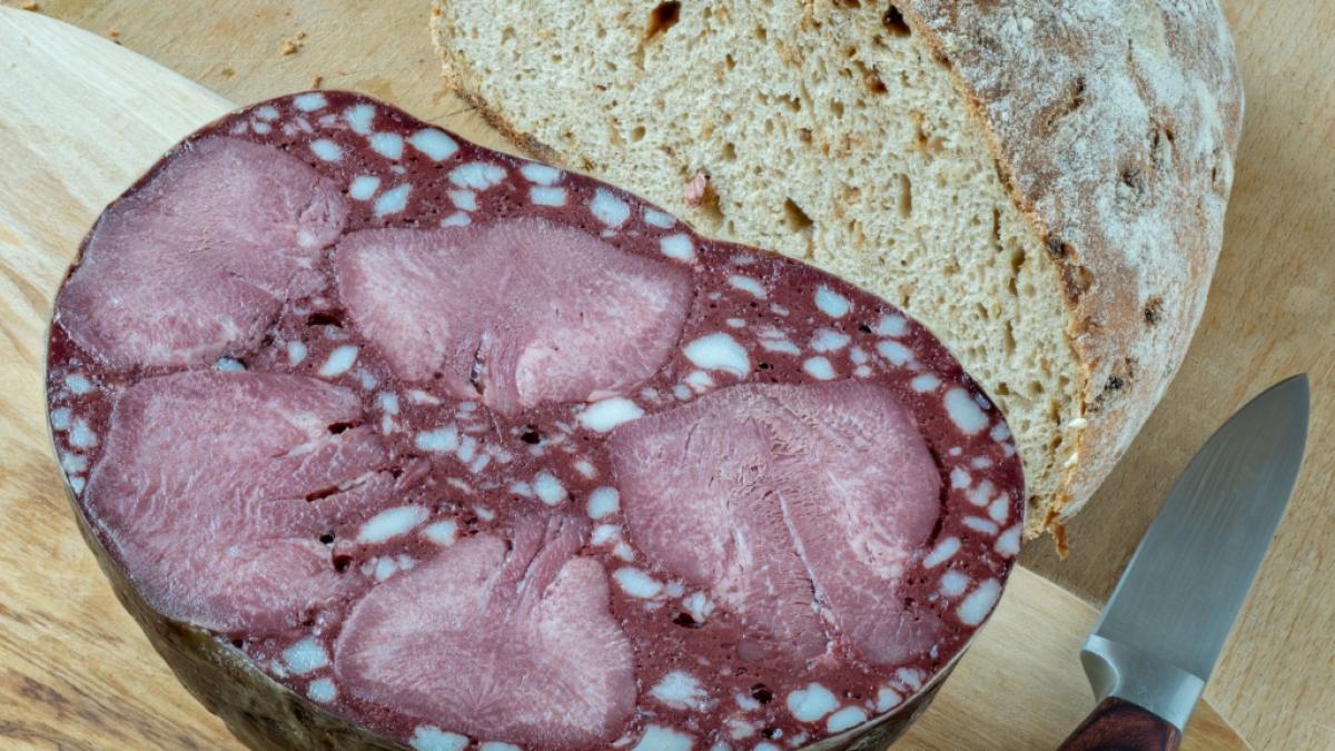 Eine Filetwurst wird aktuell zur&uuml;ckgerufen. (Symbolfoto) (Foto)