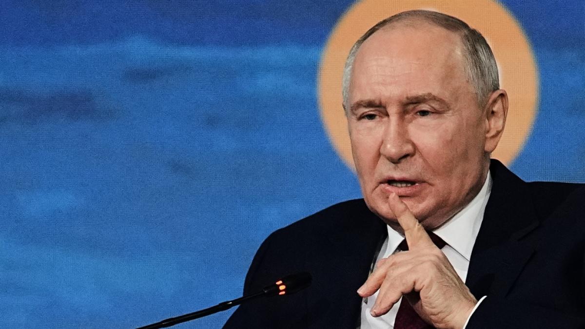 Wladimir Putin d&uuml;rfte wenig erfreut dar&uuml;ber sein, wie sich seine Soldaten mit Maschinengewehren blamieren. (Foto)