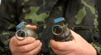 Ein ukrainischer Widerstandskämpfer soll sich und zwei Russen-Soldaten mit einer Granate getötet haben. (Symbolfoto)