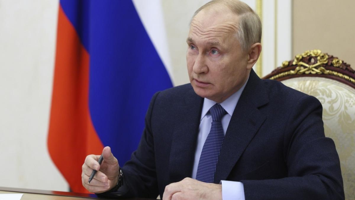 Nach den angeblichen Insider-Informationen zu Wladimir Putins Tod werden die Schlagzeilen immer bizarrer. (Foto)