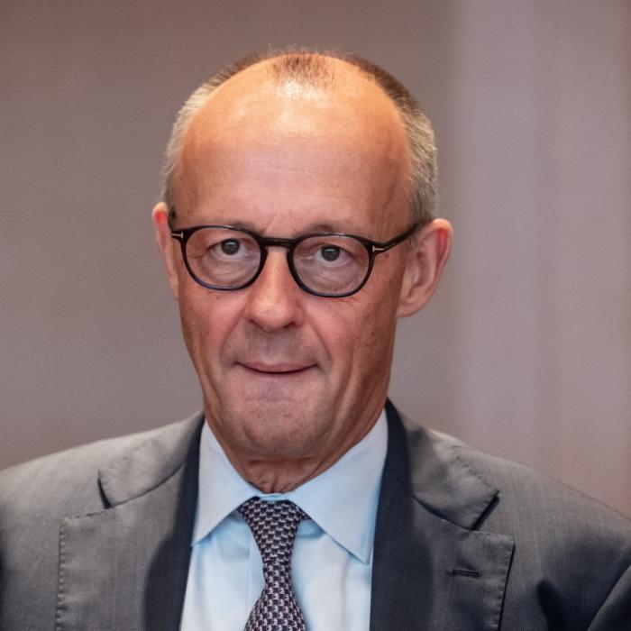 Merz wirbt für Zuversicht – dann folgt die Netz-Abrechnung
