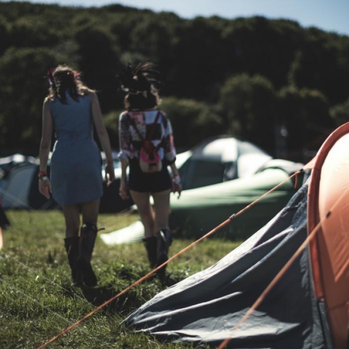 Todesschütze erschießt zwei Festivalbesucher auf Zeltplatz