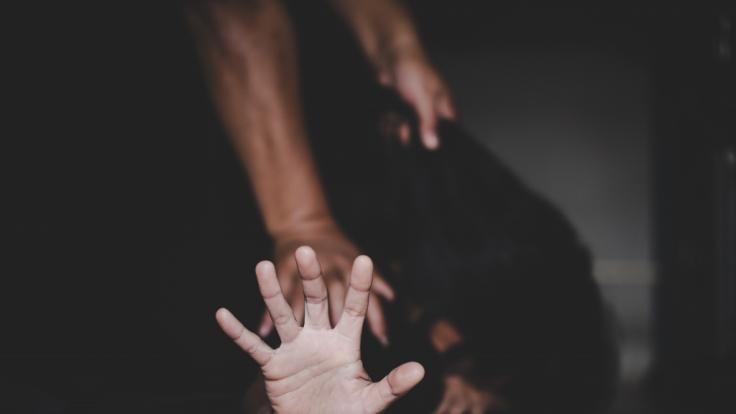 Eine junge Frau in Indien wurde von sieben Männern missbraucht.