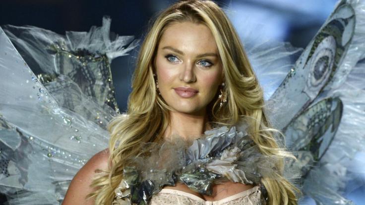 Candice Swanepoel zeigt sich verführerisch bei Instagram.