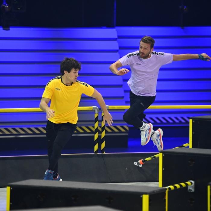 Schock-Moment im TV: Sänger verletzt sich in Sat.1-Show!